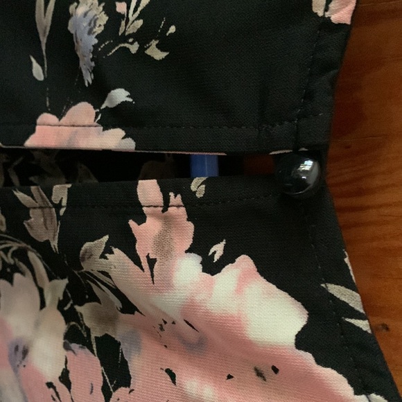 Women’s size extra small Soprano Brand dress with short sleeves floral print - Picture 7 of 11